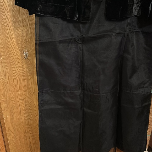 Vintage formal silk black dress with velvet bowed jacket by Kasbah Size L. - Picture 3 of 11